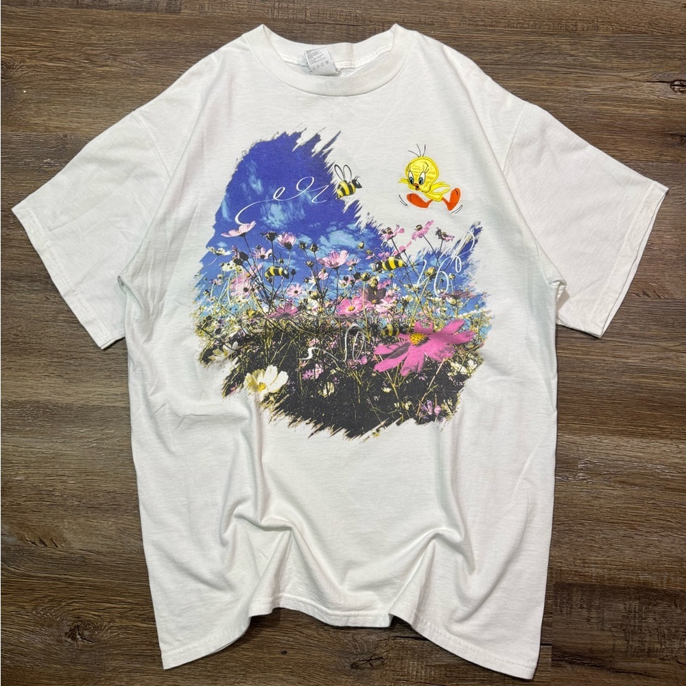 Beautiful VTG 1997‎ Looney Tunes Graphic T shirt